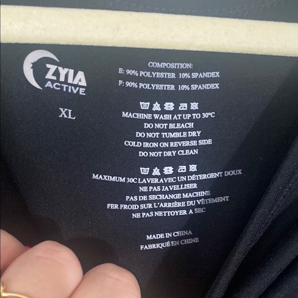 Classic Black Women's Top - Picture 3 of 3